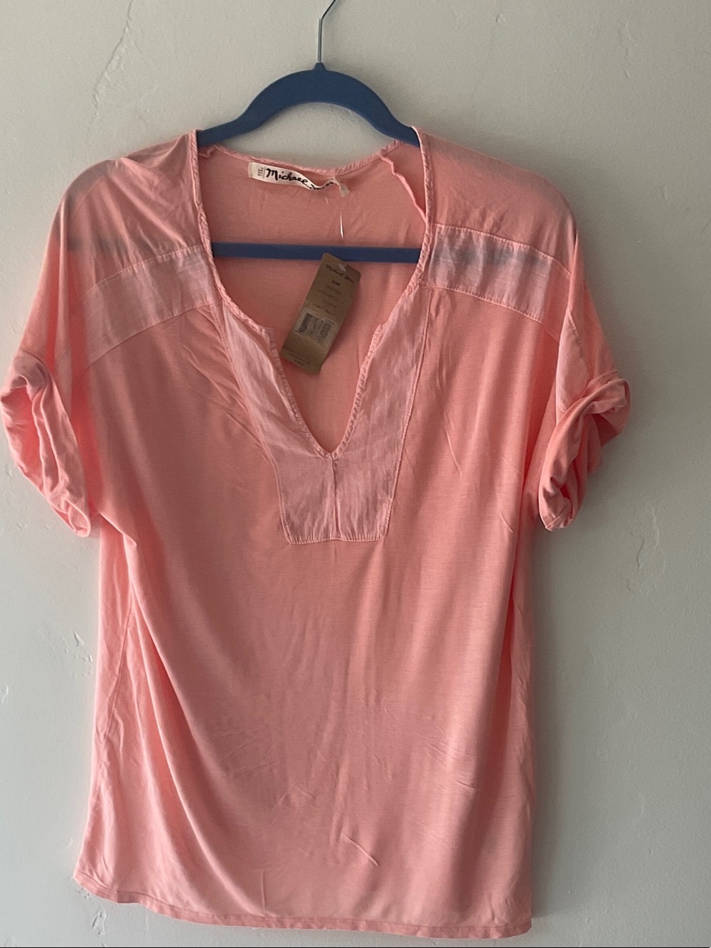 Michael Stars peach colored v neck tee